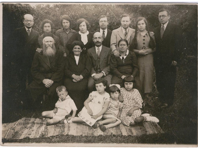 משפחת שטרמן המורחבת. אנטופול 1935